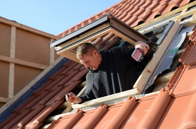 Pose de fenêtres de toit Velux à Adinfer